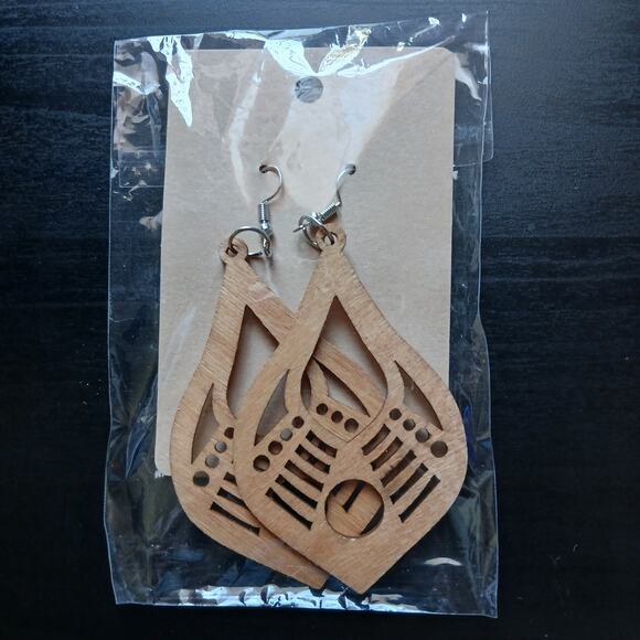 Laser cut wood dangle earrings 3.5" L x 3" W fish hook lightweight teardrop boho - Picture 8 of 8